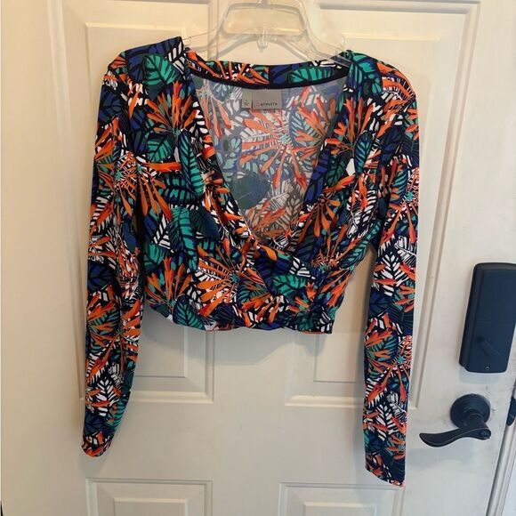 Athleta Hanalei Crop wrap top in Tropical Print size L - Picture 4 of 4